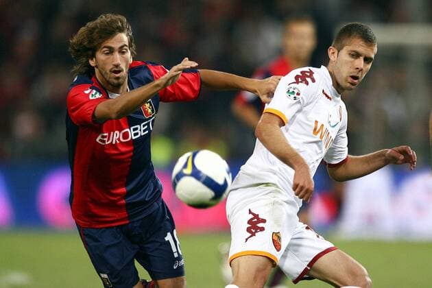 Andrea Gasbarroni (CFC Genoa, li.) gegen Jeremy Menez (AS Rom) -  Fußball Herren Serie A 2008 2009, 1. Italienische Liga, FC Genua 1893 - AS Rom 3:1 Gruppe Roma Genua Dynamik,