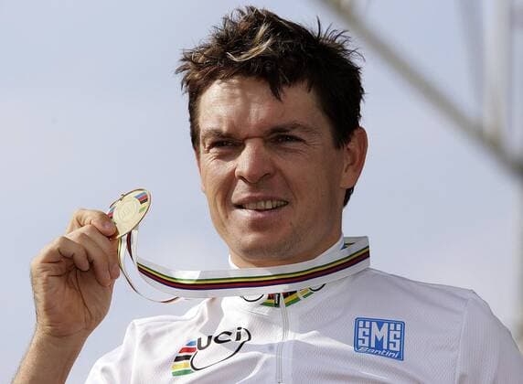 Weltmeister Bert Grabsch (Deutschland) mit Goldmedaille bei der Siegerehrung Einzelzeitfahren bei der WM 2008 -  (pan28061) Radsport WM Herren WM 2008, Rad, Straße, Straßenradsport, Zeitfahren, Einzelzeitfahren Porträt Varese Freude,