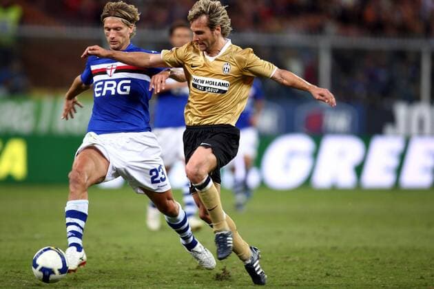 Pavel Nedved (Juventus Turin, re.) gegen Marius Stankevicius (Sampdoria Genua) -  Fußball Herren Serie A 2008 2009, 1. Italienische Liga, Sampdoria Genua - Juventus Turin 0:0, Juve Gruppe Genua Dynamik,