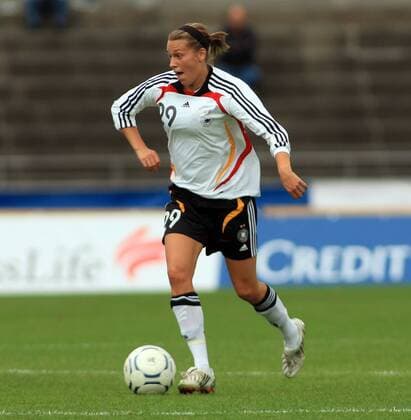 Lena Gößling (Deutschland) am Ball Fußball Länderspiel Damen EM Qualifikation 2008, Nationalteam, Nationaltrikot, Frauen, Frauenfußball Einzelbild Basel Dynamik, 