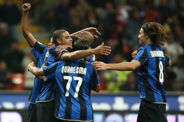 Torjubel Inter Mailand, v.li.: Adriano, Ricardo Quaresma und Zlatan Ibrahimovic -  Fußball Herren Serie A 2008 2009, 1. Liga, FC Internazionale Mailand Gruppe Mailand Freude,
