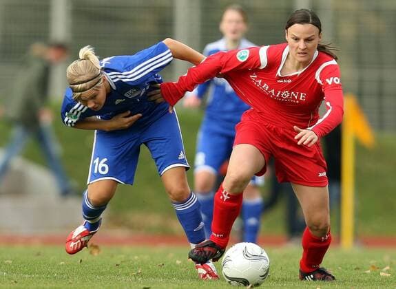 Stephanie Milde (Jena, li.) gegen Carolin Hörber (Crailsheim) Fußball 1. BL Damen Saison 2008 2009, Frauen, Frauenfußball, 1. FF USV Jena - TSV Crailsheim 1:0 Gruppe Jena Dynamik,