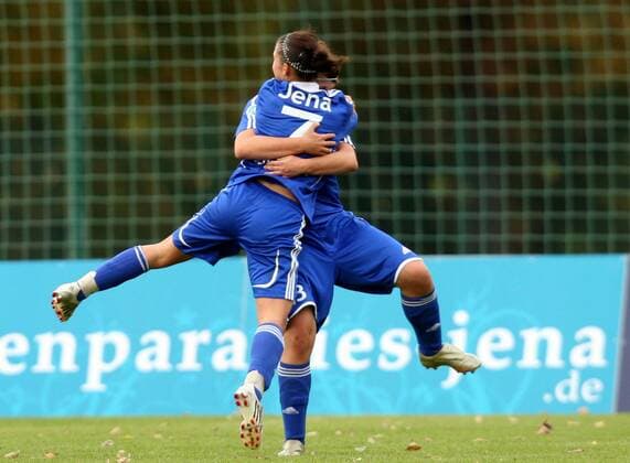 Sabrina Schmutzler und Sylvia Arnold (beide Jena) - Torjubel Fußball 1. BL Damen Saison 2008 2009, Frauen, Frauenfußball, 1. FF USV Jena Gruppe Jena