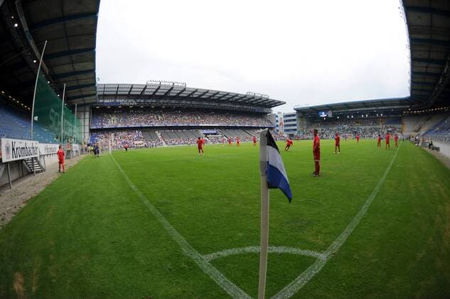 Fußball, Stadiongeschichte Arminia Bielefeld Innenansicht der Schüco Arena in Bielefeld, Heimspielstätte von Arminia Bielefeld Fußball 1. BL Herren Saison 2008 2009, Test, Testspiel, Arminia Bielefeld Totale SchücoArena Bielefeld