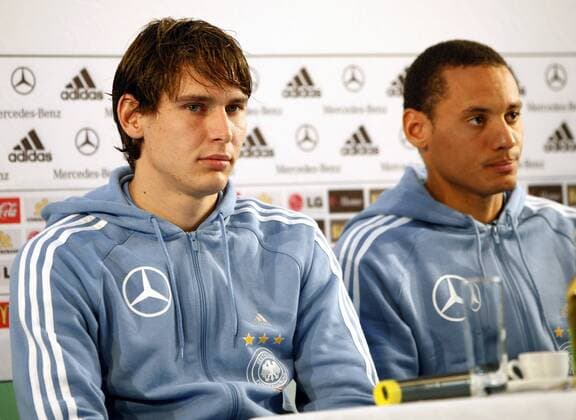 Patrick Helmes (li.) und Jermaine Jones (beide Deutschland) - Pressekonferenz Fußball Herren Nationalmannschaft 2008, Pressetermin, Gruppe Düsseldorf