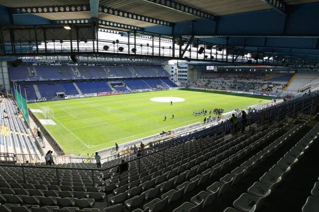 Fußball, Stadiongeschichte Arminia Bielefeld Innenansicht der Schüco Arena in Bielefeld, Heimspielstätte von Arminia Bielefeld Fußball 1. BL Herren Saison 2008 2009, Arminia Bielefeld Totale SchücoArena Bielefeld