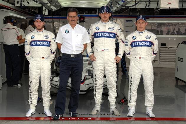 Team BMW Sauber, v.li.: Nick Heidfeld, Teamchef Dr. Mario Theissen (beide Deutschland), Robert Kubica (Polen) und Testfahrer Christian Klien (Österreich) Motorsport Grand Prix Herren Großer Preis von Japan 2008, Formel 1 Weltmeisterschaft, F1, F, GP, WM, Fotoshooting Gruppe Fuji