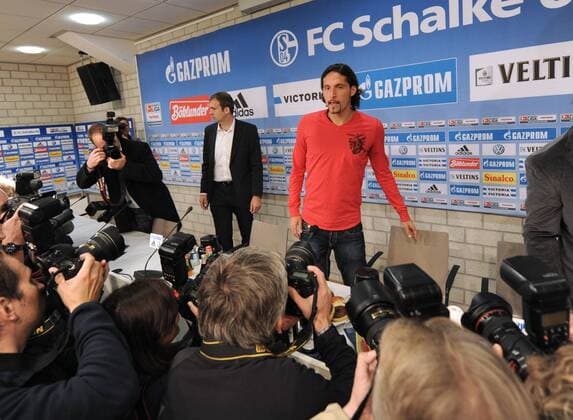 Kevin Kuranyi (Schalke) - Pressekonferenz zu seinem Rauswurf aus der deutschen Nationalmannschaft Fußball 1. BL Herren Saison 2008 2009, FC Schalke 04, Pressekonferenz, Pressetermin Gruppe Gelsenkirchen