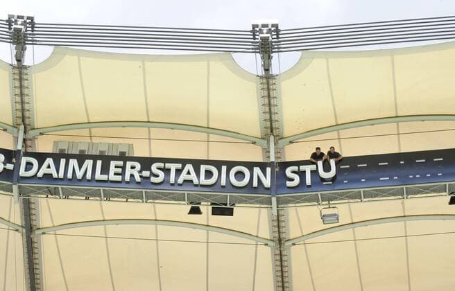 Abnahme des Schriftzuges Gottlieb Daimler Stadion anlässlich der Umbenennung der Heimspielstätte des VfB Stuttgart in Mercedes Benz Arena (iblimw00899423) Fußball 1. BL Herren Saison 2008 2009, VfB Stuttgart Totale Gottlieb Daimler Stadion, Mercedes Benz Arena Stuttgart