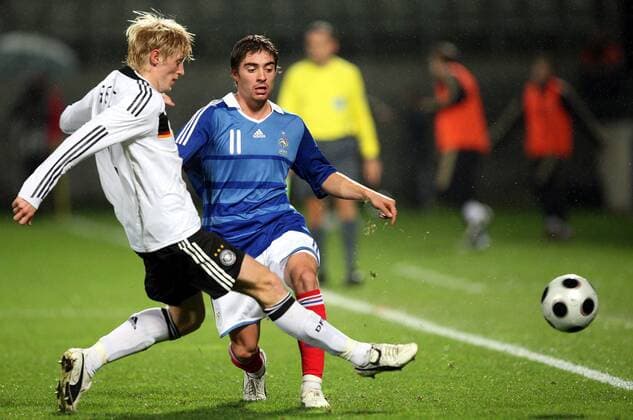 Anthony Mounier (Frankreich U21, re.) gegen Andreas Beck (Deutschland U21) -  (pan28312) Fußball Länderspiel Herren U21 EM Quali 2008, U 21, Nationalmannschaft, Nationaltrikot, Frankreich U21 - Deutschland U21 0:1 Gruppe Metz Dynamik,
