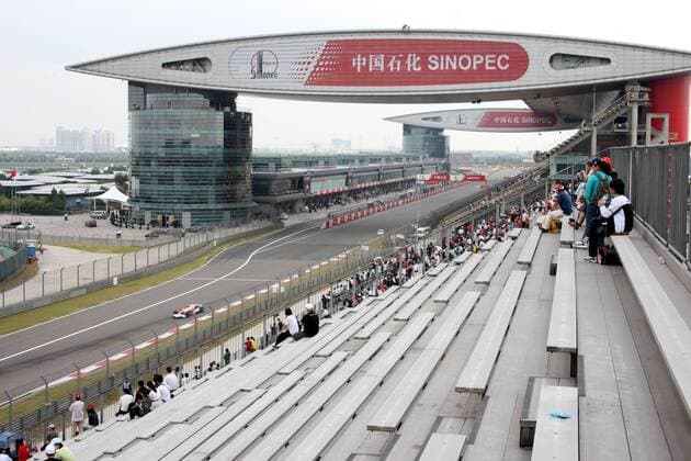 Tribüne an der Zielgeraden des Shanghai International Circuit Motorsport Grand Prix Herren Großer Preis von China 2008, Formel 1 Weltmeisterschaft, F1, F, GP, WM Totale Shanghai International Circuit Shanghai Leere,