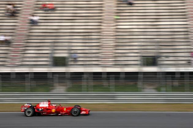 Kimi Räikkönen (Finnland Ferrari) in seinem Boliden Motorsport Grand Prix Herren Großer Preis von China 2008, Formel 1 Weltmeisterschaft, F1, F, GP, WM Totale Shanghai Dynamik,