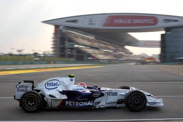 Robert Kubica (Polen BMW Sauber) in seinem Boliden Motorsport Grand Prix Herren Großer Preis von China 2008, Formel 1 Weltmeisterschaft, F1, F, GP, WM Einzelbild Shanghai