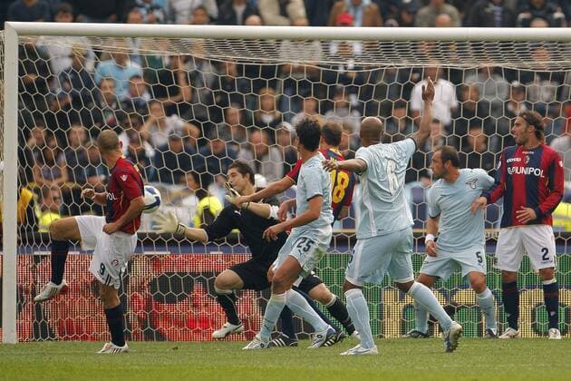 Marco Di Vaio (Bologna, li.) erzielt einen Treffer -  Fußball Herren Serie A 2008 2009, 1. Liga, Bologna FC - Lazio Rom 3:1 Gruppe Bologna Dynamik,