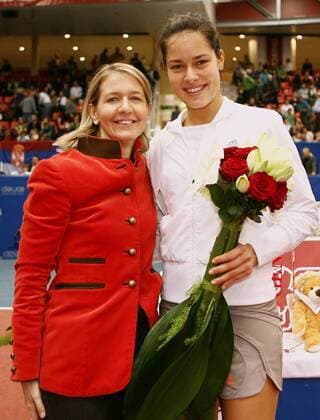 Ana Ivanovic (Serbien, re.) - Siegerin der Generali Ladies Open 2008 - posiert mit Turnierdirektorin Sandra Reichel (Österreich) -  Tennis Damen Generali Ladies Open 2008, WTA Tour, Finale Gruppe Linz Freude,