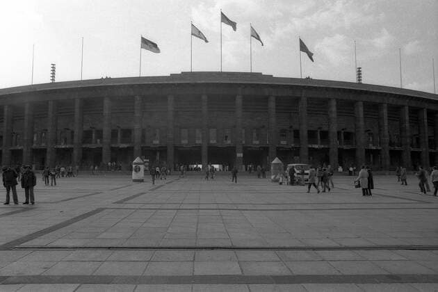 Fußball, Stadiongeschichte Blau-Weiß 90 Berlin Berliner Olympiastadion - Heimspielstätte von Hertha BSC Berlin Fußball 1. BL Herren Saison 1982 1983, Totale Berlin