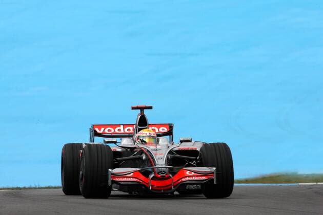 Lewis Hamilton (England McLaren Mercedes) in seinem Boliden Motorsport Grand Prix Herren Großer Preis von Brasilien 2008, Formel 1 Weltmeisterschaft, F1, F, GP, WM, Freies Training Einzelbild Interlagos Sao Paulo