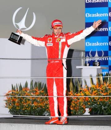 Felipe Massa (Brasilien Ferrari) freut sich über seinen Sieg im GP von Brasilien 2008 Motorsport Grand Prix Herren Großer Preis von Brasilien 2008, Formel 1 Weltmeisterschaft, F1, F, GP, WM Einzelbild Interlagos Sao Paulo Freude,