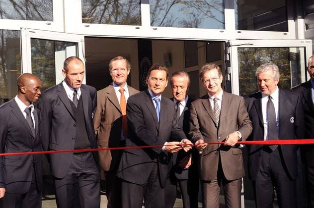Eröffnung des neuen Paris St. Germain Trainingszentrums v.re.: Alain Cayzac, Bezirksbürgermeister Emmanuel Lamy (Saint Germain), Präsident Charles Villeneuve (Paris St. Germain), Investor Sebastien Bazin, x, ..., -  (pan28576) Fußball Herren Ligue 1 2008 2008, Paris Saint Germain, St. PSG, 1. Französische Liga, Gruppe Paris