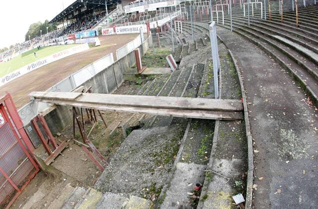 Fußball, Stadiongeschichte Preußen Münster Marode Tribünen im Preußenstadion, Heimspielstätte von Preußen Münster Fußball Herren Regionalliga West 2008 2009, SC Preußen Münster, Vdig o0 Reportage, Stadionstory Totale Preußenstadion Münster