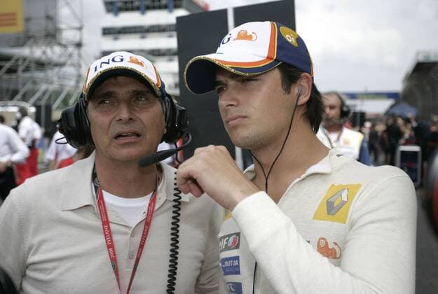 Nelson Piquet jr. (Renault, re.) und sein Vater Nelson Piquet sen. (beide Brasilien) Motorsport Grand Prix Herren Großer Preis von Brasilien 2008, Formel 1 WM, F1, F, GP Gruppe Interlagos Sao Paulo Skepsis,