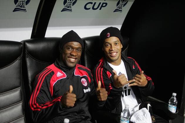 Clarence Seedorf (li.) und Ronaldinho (beide AC Mailand) - Fußball EC 3 Herren UEFA Cup 2008 2009, Pokal, Europapokal, Milan Gruppe Mailand Freude,