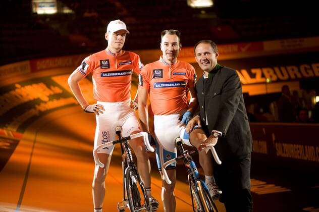 Leif Lampater (li.) und Erik Zabel (beide Deutschland) mit Geschäftsführer Leo Bauernberger (Salzburgerland Österreich) - Fahrervorstellung Radsport Herren 45. Münchener Sechstagerennen 2008, Sechstage, Sechs, Sixdays, six days Gruppe München