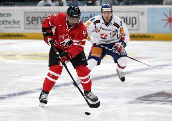 Nathan Robinson (Kanada) Eishockey Länderspiel Herren Deutschlandcup 2008, Nationalteam, Nationaltrikot o0 DeutschlandCup Einzelbild Mannheim