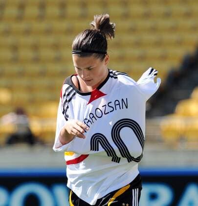 Dzsenifer Marozsan (Deutschland U17) - Fußball Länderspiel Damen U17 WM 2008, U 17 Frauen, Frauenfußball, Jugend, Nachwuchs, Junioren, Juniorinnen, Nationalteam Einzelbild Wellington