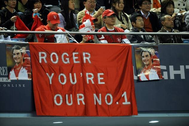 Roger you re our No 1 - Fans von Roger Federer (Schweiz) mit Plakat -  (IMC2008111015882) Tennis WM Herren ATP Masters Cup 2008, Series, Tour Gruppe Shanghai