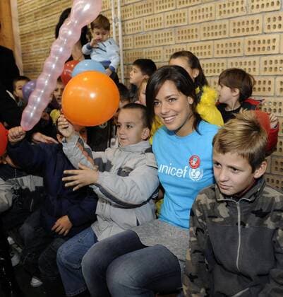 Ana Ivanovic (Serbien) besucht als UNICEF Botschafterin Grundschulkinder im Belgrader Umland -  Tennis Damen Sozialengagement 2008, soziales Engagement, Charity, WTA Tour, Vdig Gruppe Belgrad