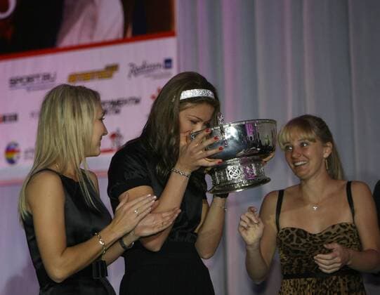 Preisverleihung 2008 im Moskauer Hotel Radisson, v.li.: Elena Vesnina, Dinara Safina und Anna Chakvetadze (alle Rußland) -  Tennis Damen Russian Cup 2008, WTA Tour, Preisverleihung, Ehrung, Spielerehrung Gruppe Moskau Freude,