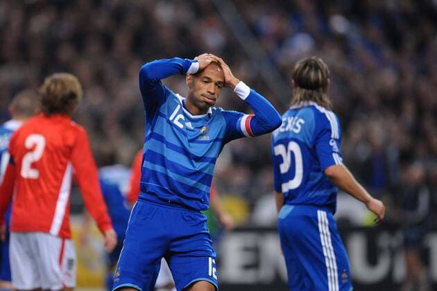 Thierry Henry (Frankreich) enttäuscht -  Fußball Länderspiel Herren Freundschaftsspiel 2008, Test, Testspiel, Nationalmannschaft, Nationaltrikot Einzelbild Paris Enttäuschung,