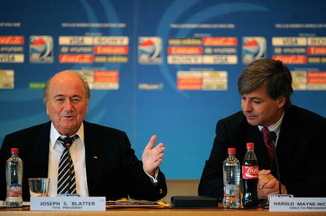 FIFA Präsident Joseph S. Blatter (Schweiz, li.) und FFCH Präsident Harold Mayne Nicholls (Fußballverband Chile) - Pressekonferenz - Fußball WM Damen U20 WM 2008, U 20, Frauen, Frauenfußball, Vdig Gruppe Santiago de Chile