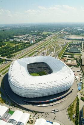 Luftaufnahme der Münchner Allianz Arena, Heimspielstätte des FC Bayern München Fußball 1. BL Herren Saison 2006 2007, FC Bayern München, Austragungsort, Spielstätte Totale AllianzArena München