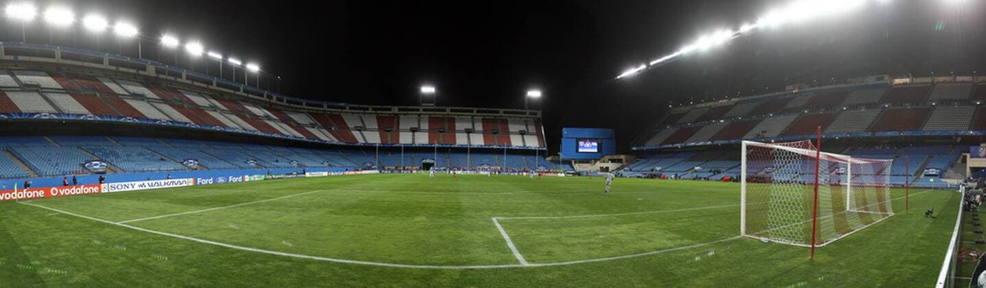 Geisterspiel im Estadio Vicente Calderon - Aufgrund eines Zuschauerverbots bleibt die Heimspielstätte von Atletico Madrid leer -  - NOxONLINExUSE Fußball EC 1 Herren Champions League 2008 2009, Atletico Madrid Totale o0 fisheye Madrid Leere,