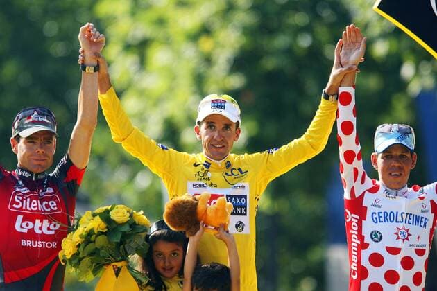 Siegerehrung Tour de France 2008: Carlos Sastre (Spanien CSC, Mitte) gewinnt vor Cadel Evans (Australien Silence Lotto, li.) und Bernhard Kohl (Österreich Gerolsteiner) -  (pan 27082) Radsport Herren Tour de France 2008, Straßenradsport, Straße, Rad Gruppe 21. Etappe: Etampes - Paris Freude,
