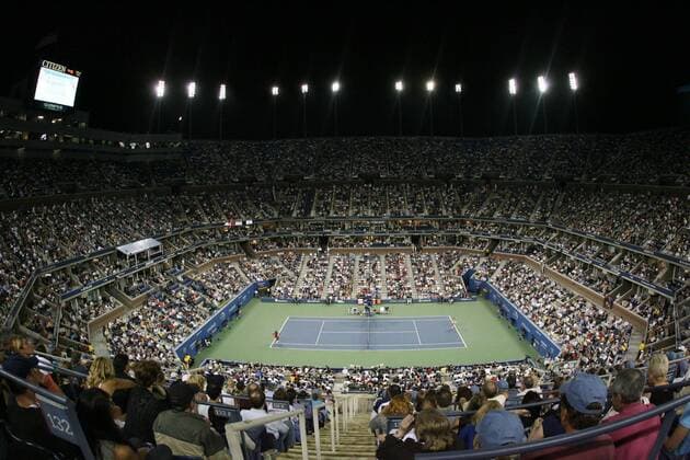 Ausverkauftes Arthur Ashe Stadium zum Finale der US Open 2008 zwischen Serena Williams (USA) und Jelena Jankovic (Serbien) - (Icon3300809071941) Tennis Damen US Open 2008, WTA Tour, Grand Slam, Finale Totale Flushing Meadows New York, NY, N Y EDITORIAL USE ONLY