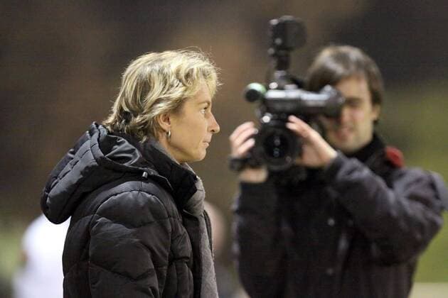 Trainerin Martina Voss (Duisburg) im Fokus Fußball Damen DFB Pokal 2008 2009, Pokalspiel, Frauen, Frauenfußball, FCR Duisburg Einzelbild Duisburg