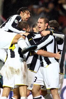 Torjubel Juventus Turin, u. a.: Giorgio Chiellini (re.) -  Fußball Herren Serie A 2008 2009, 1. Italienische Liga, Juventus Turin, Juve Gruppe Turin Freude,