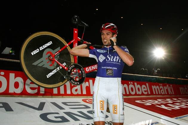 Giuseppe Atzeni (Schweiz) - Sieger im Steherrennen beim Zürcher Sechstagerennen 2008 Radsport Herren Zürcher Sechstagerennen 2008, Sechstage, Sechs, Sixdays, Six Days, indoor, Halle, Einzelbild Bahnrad, Bahnradsport, Bahn, Rad, Zürich Freude, 