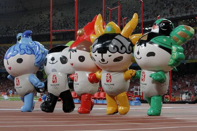 Olympia, Historie, Rückblick auf die Sommerspiele 2008 in Peking Die Five Friendlies, Maskottchen der Olympischen Spiele 2008 in Peking, v. li.: BeiBei der Fisch, JingJing der Panda, HuanHuan das Feuer, YingYing die tibetische Antilope, NiNi die Schwalbe Leichtathletik OS Sommer Herren Olympische Spiele 2008, Sommerspiele Gruppe Peking