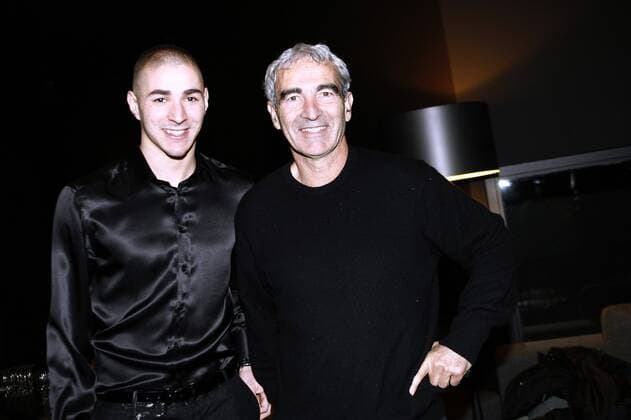 Karim Benzema (Lyon, li.) und Nationaltrainer Raymond Domenech (beide Frankreich) anlässlich der Präsentation von Benzemas neuer Internetseite -  (pan29430) Fußball Herren Ligue 1 2008 2009, 1. Französische Liga, Olympique Lyonnais, OL Gruppe Lyon
