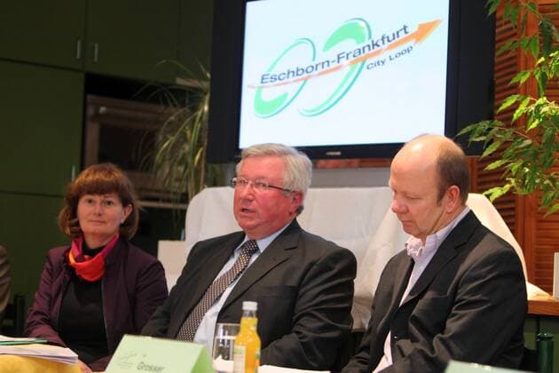 Pressekonferenz Eschborn Frankfurt City Loop 2009 - v.re.: Moderator Ulrich Grosser, Veranstalter Bernd Moos Achenbach, Professor Dr. Daniela Birkenfeld, Frankfurter Stadträtin und Sportdezernentin (alle Deutschland) Radsport Herren Vorschau Eschborn Frankfurt City Loop 2009, Pressekonferenz, Pressetermin, Straßenradsport, Straße Gruppe o0 (Rund um den Henninger Turm) Sulzbach