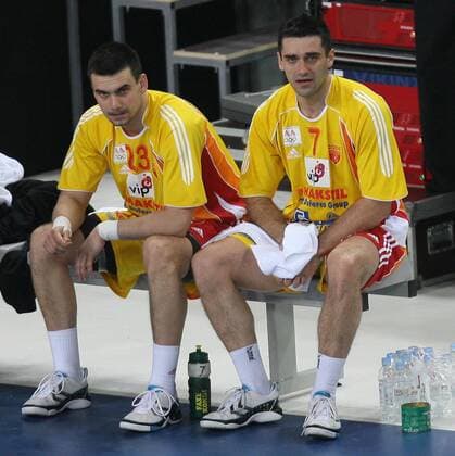 Filip Lazarov (li.) und sein Bruder Kiril Lazarov (beide Mazedonien) -  (090118MBI005) Handball WM Herren WM 2009, Länderspiel, Nationalteam, Nationaltrikot, Gruppe Varazdin