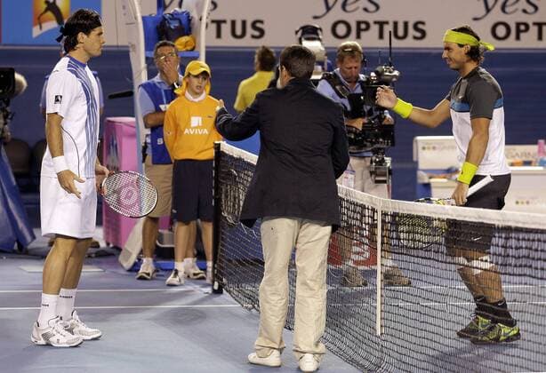 Thomas Haas (Deutschland, li.) und Rafael Nadal (Spanien) beim Münzwurf vor Spielbeginn Tennis Herren Australian Open 2009, Grand Slam, ATP Tour, Gruppe Melbourne