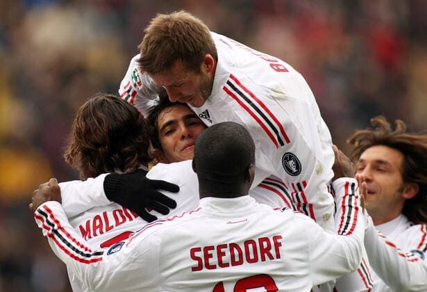 Kaka (2.v.li.) - Torjubel mit den Mitspielern, v.li.: Paolo Maldini, David Beckham, Clarence Seedorf und Andrea Pirlo (alle AC Mailand) -  Fußball Herren Serie A 2008 2009, 1. Liga, AC Mailand, Milan Gruppe Bologna Freude, Begeisterung,