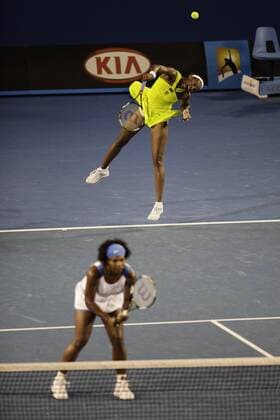 Venus (hi.) und Serena Williams (beide USA) Tennis Damen Australian Open 2009, Grand Slam, WTA Tour Gruppe Melbourne Dynamik,