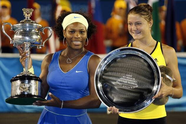 Serena Williams (USA, li.), Siegerin der Australian Open 2009, und Dinara Safina (Russland) mit ihren Trophäen Tennis Damen Australian Open 2009, Grand Slam, WTA Tour, Finale Gruppe Melbourne