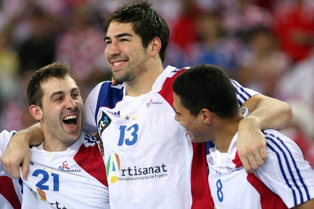 Michael Guigou (li.), Nikola Karabatic (Mitte) und Daniel Narcisse (alle Frankreich) jubeln bei der Siegerehrung - Frankreich ist Handball Weltmeister 2009 -  Handball Länderspiel Herren WM 2009, Nationalmannschaft, Finale, Gruppe Zagreb Freude,